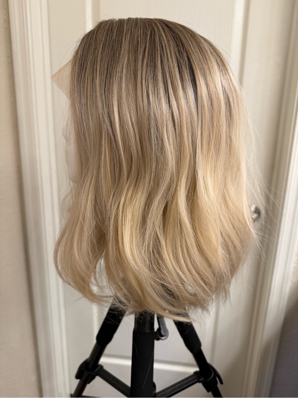 NWT Chelsey Smith Crowns Ophelia (Blonde) - Standard - Picture 4 of 7